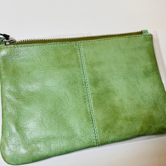 Latico Leather Amal Wristlet in Green Brand New - Picture 2 of 3
